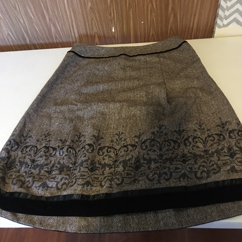 Loft. Beautiful skirt - Picture 2 of 5